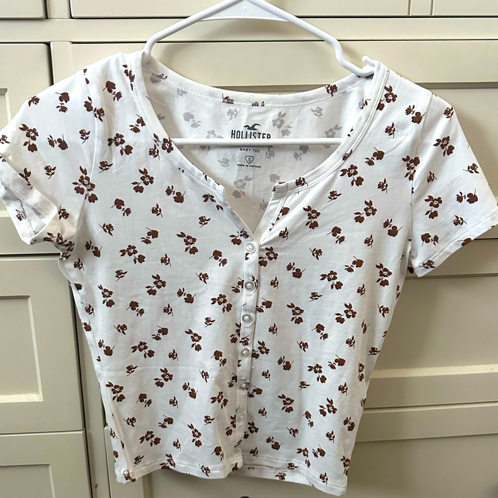 Small baby tee from Hollister